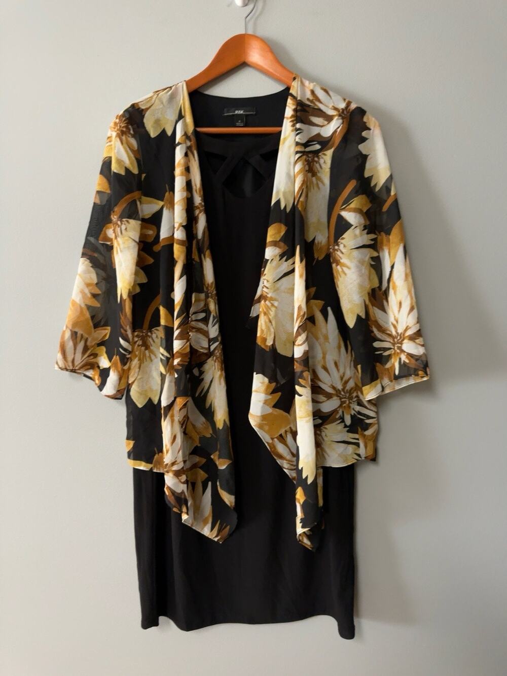 R&K Women 2 Pc Dress Set Size 8 Black Sheath Floral Jacket Career Wedding